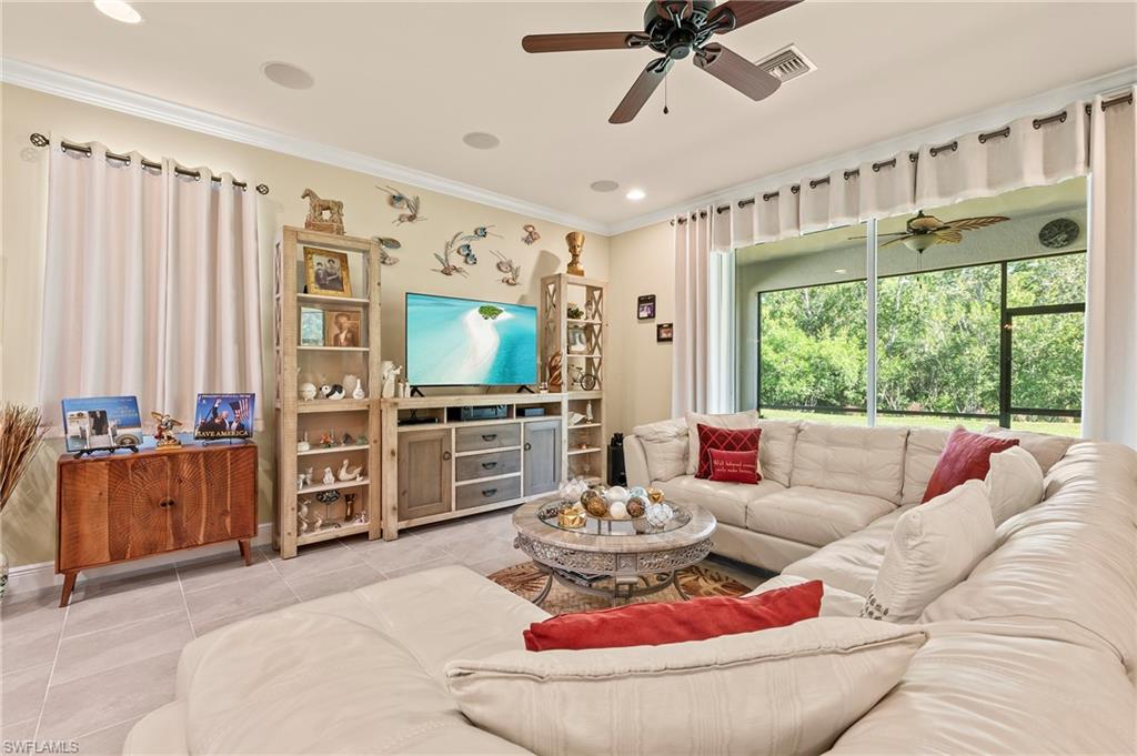 3865 Helmsman Dr Property Photo 15