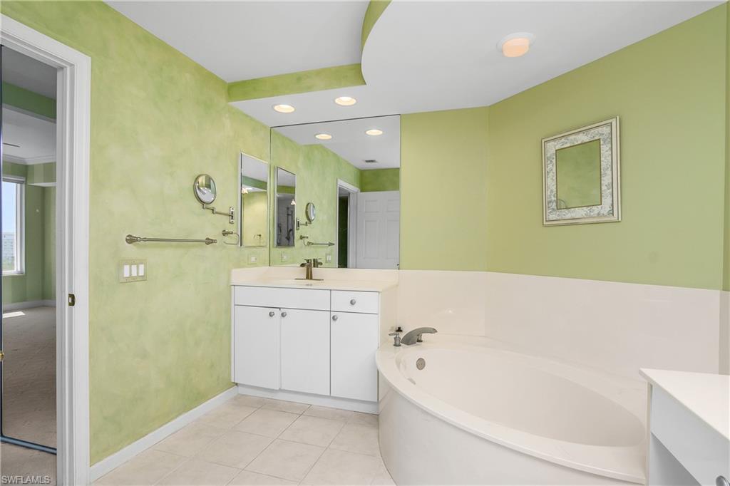 420 Cove Tower Dr # 804 Property Photo 20