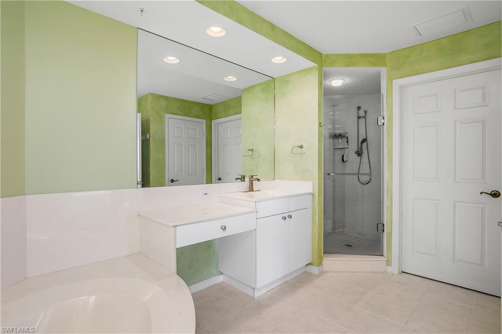 420 Cove Tower Dr # 804 Property Photo 21