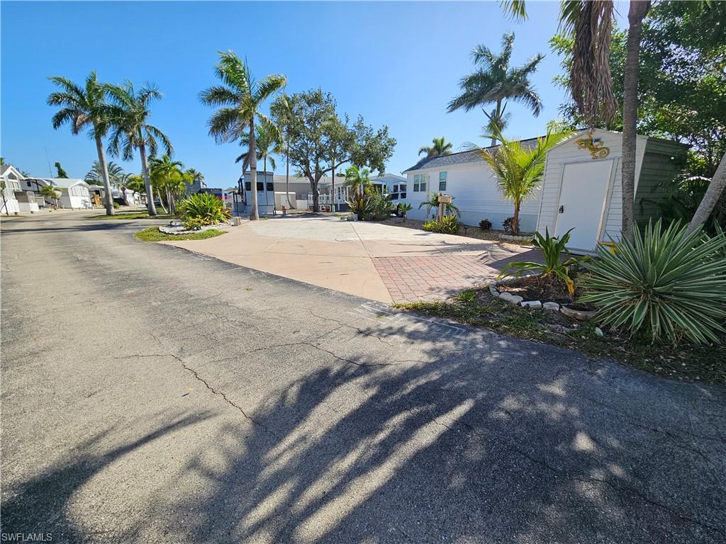 5537 Black Pug Dr Property Photo 16