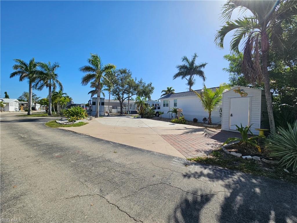5537 Black Pug Dr Property Photo 17