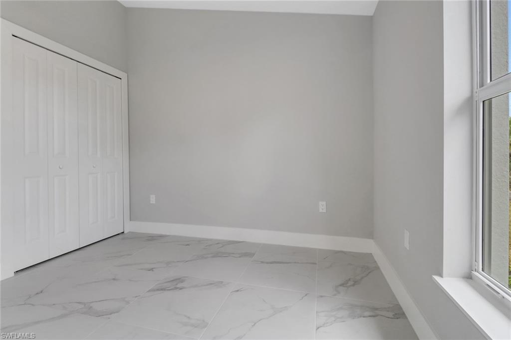 912-914 Ainsworth St W Property Photo 20
