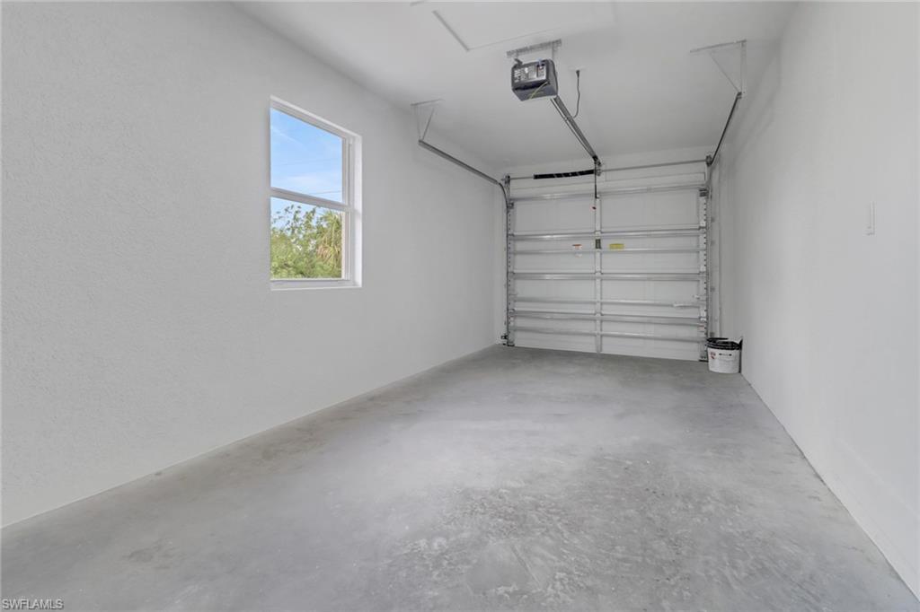 912-914 Ainsworth St W Property Photo 45