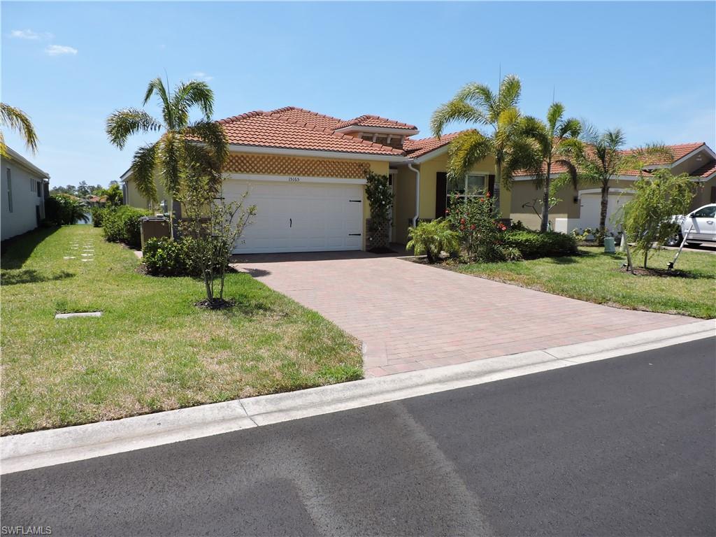 15165 Yellow Wood Dr Property Photo 2