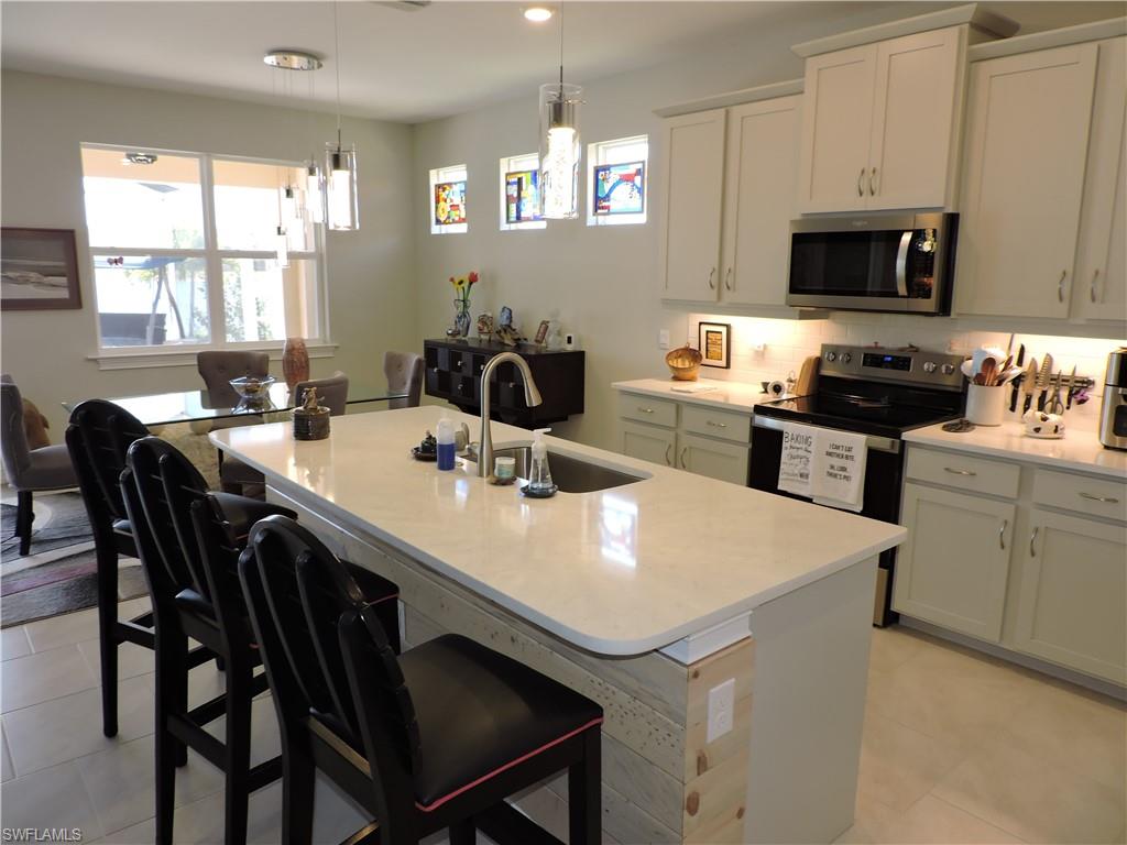 15165 Yellow Wood Dr Property Photo 6