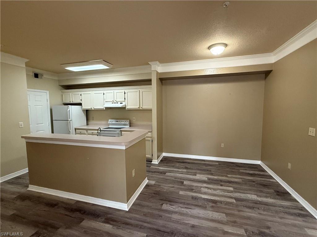 11530 Villa Grand # 1102 Property Photo 3