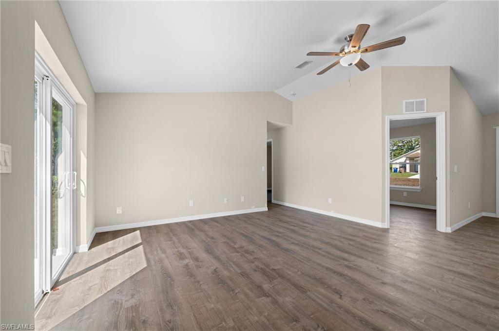 3304 72nd St W Property Photo 5