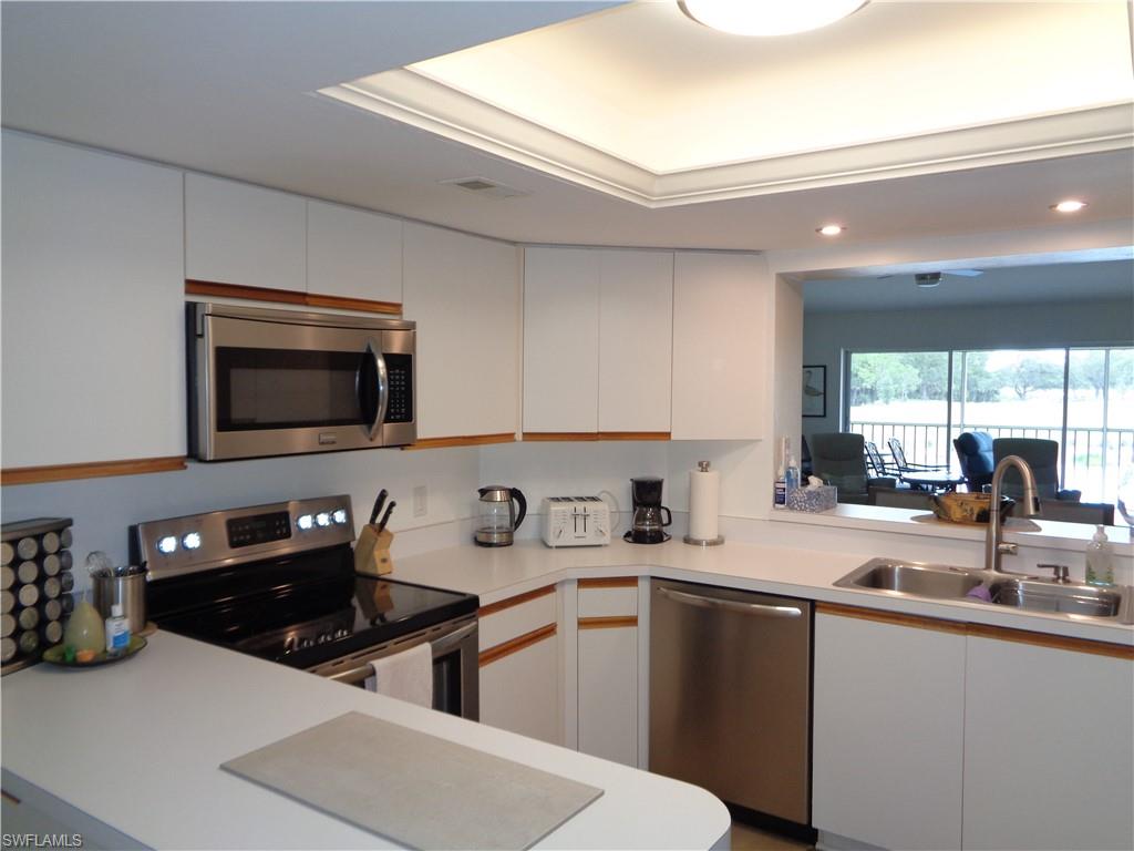 6250 Bellerive Ave # 5 Property Photo 3
