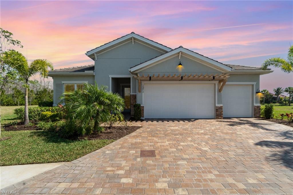 16813 Bay Island Ct Property Photo 2
