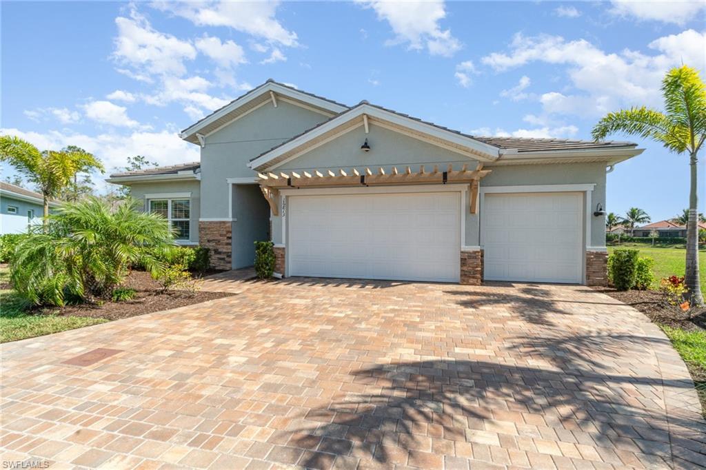 16813 Bay Island Ct Property Photo 3