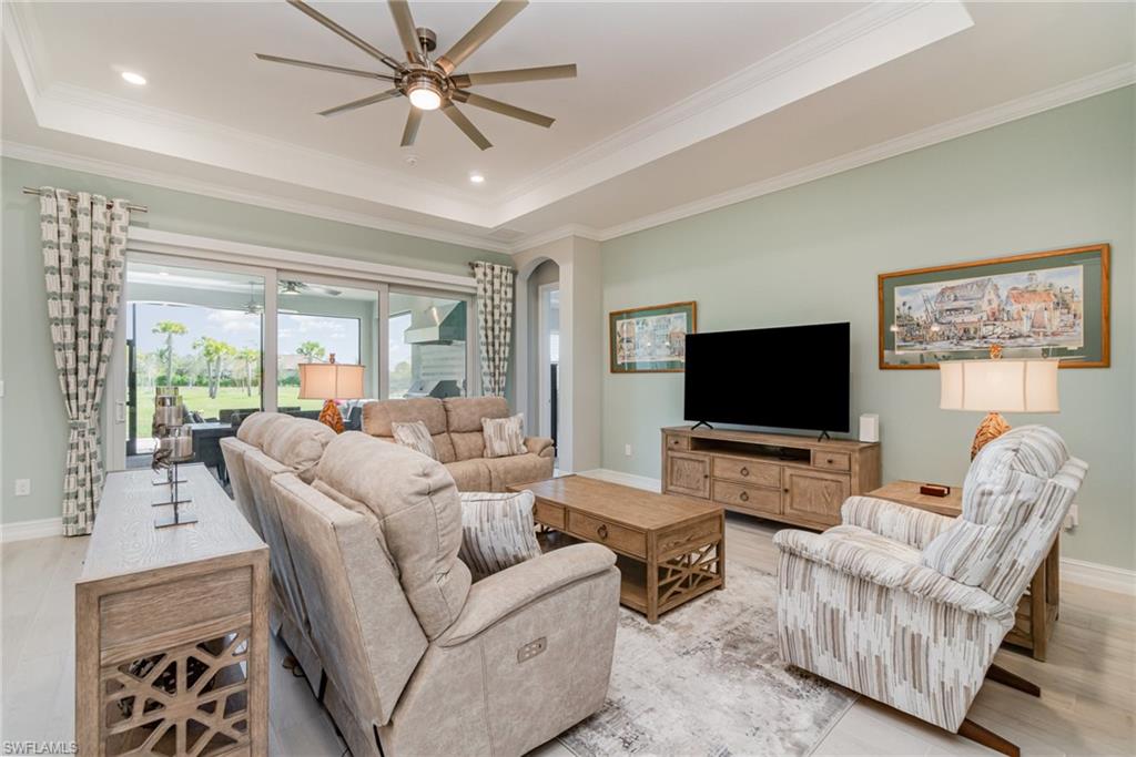 16813 Bay Island Ct Property Photo 4