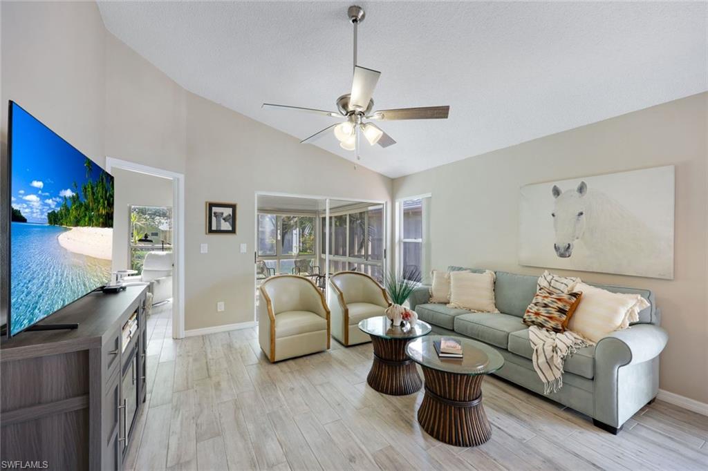 14871 Crescent Cove Dr Property Photo 4