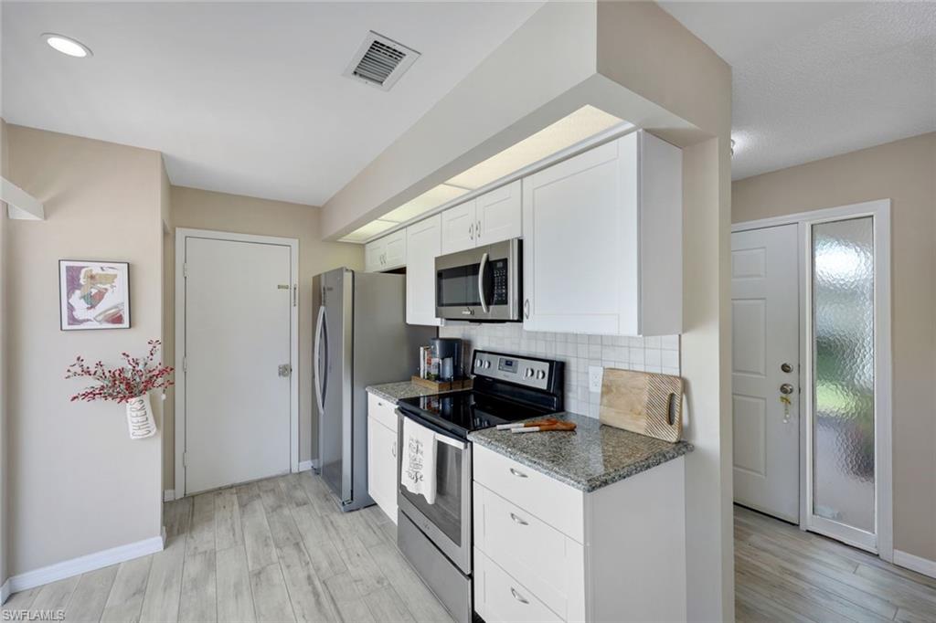 14871 Crescent Cove Dr Property Photo 9