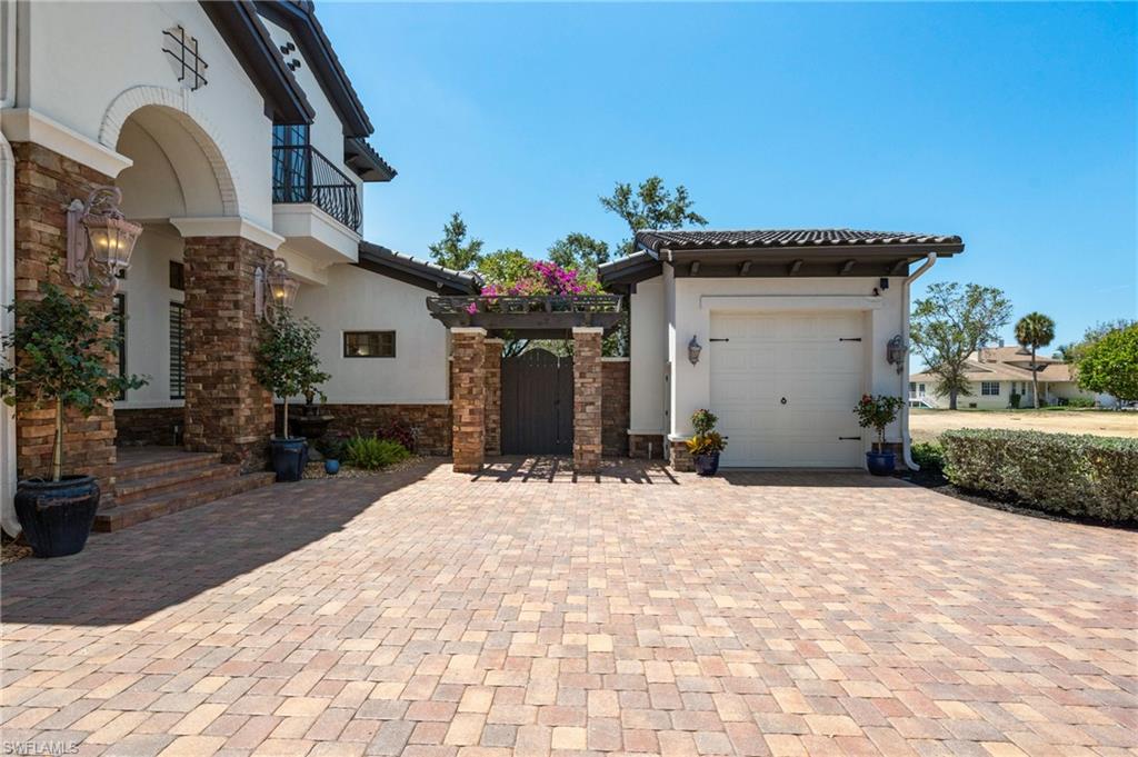 2107 4th Street Ct W Property Photo 4