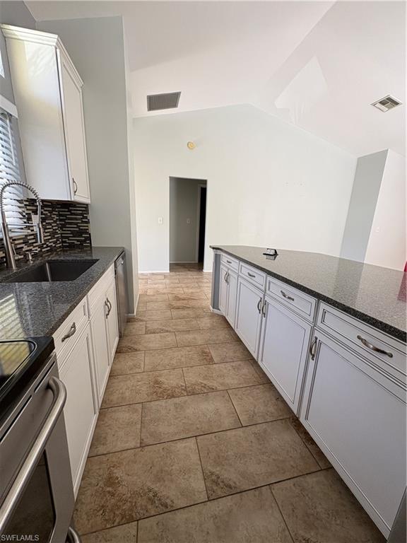 5560 Longleaf Dr Property Photo 13