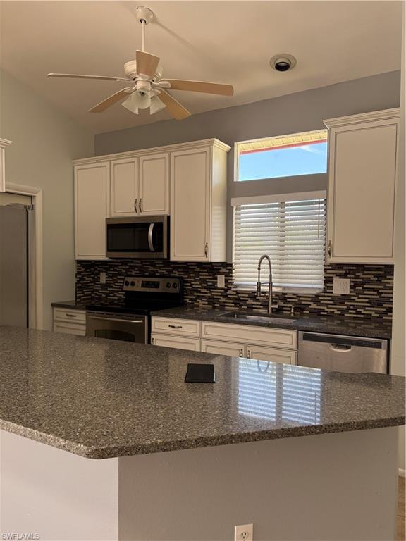 5560 Longleaf Dr Property Photo 16