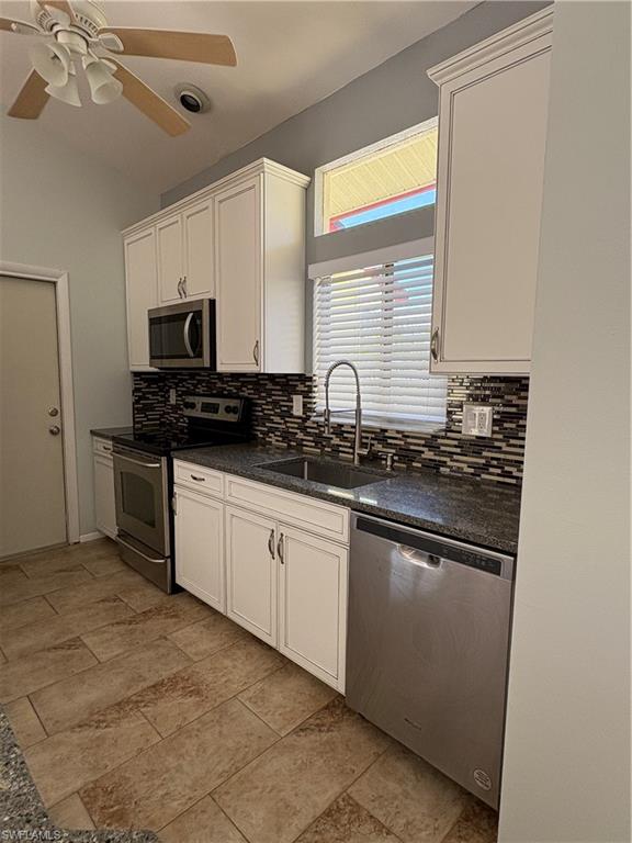 5560 Longleaf Dr Property Photo 17