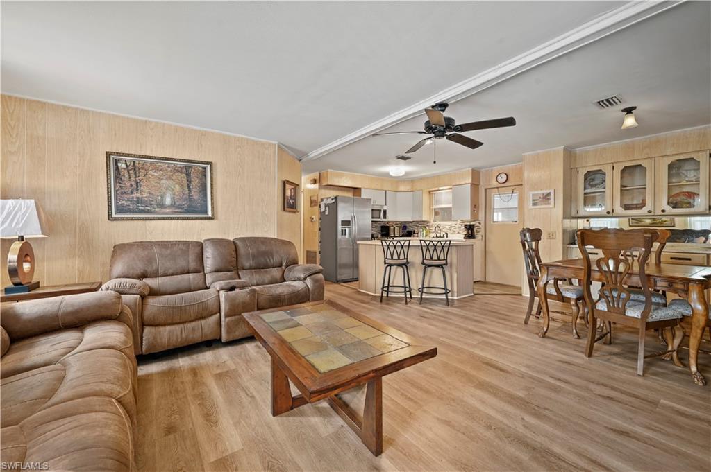 653 Future Dr Property Photo 2