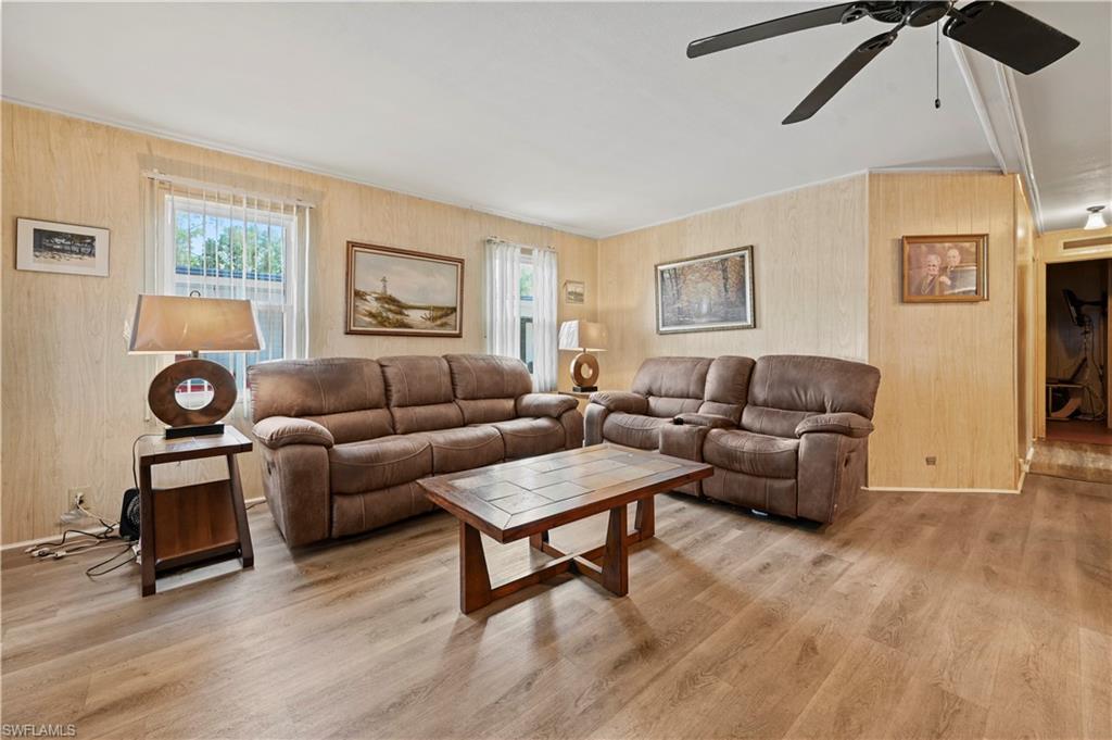 653 Future Dr Property Photo 4