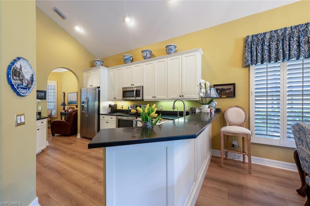 5084 Kensington High St Property Photo 4