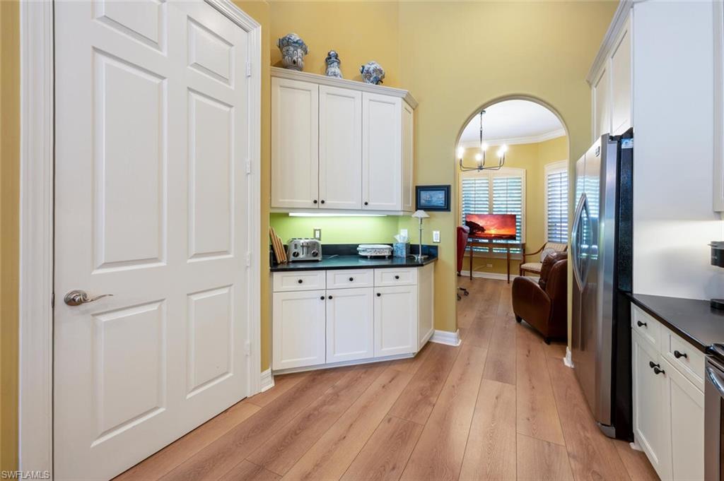 5084 Kensington High St Property Photo 6