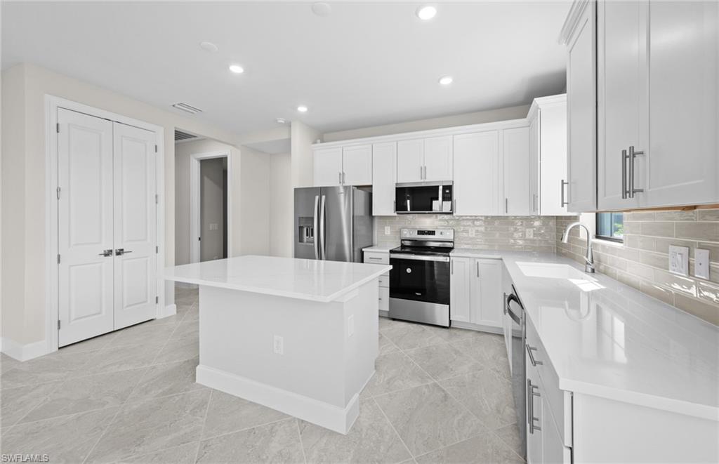 16748 Rolling Rock Blvd Property Photo 12