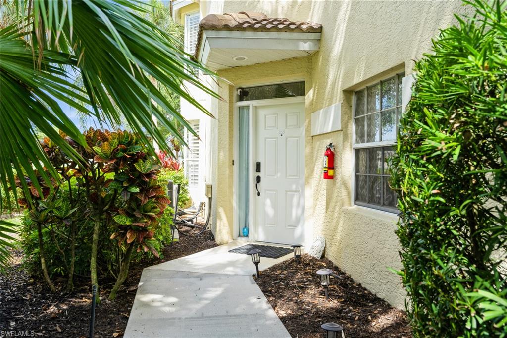 81 Silver Oaks Cir # 201 Property Photo