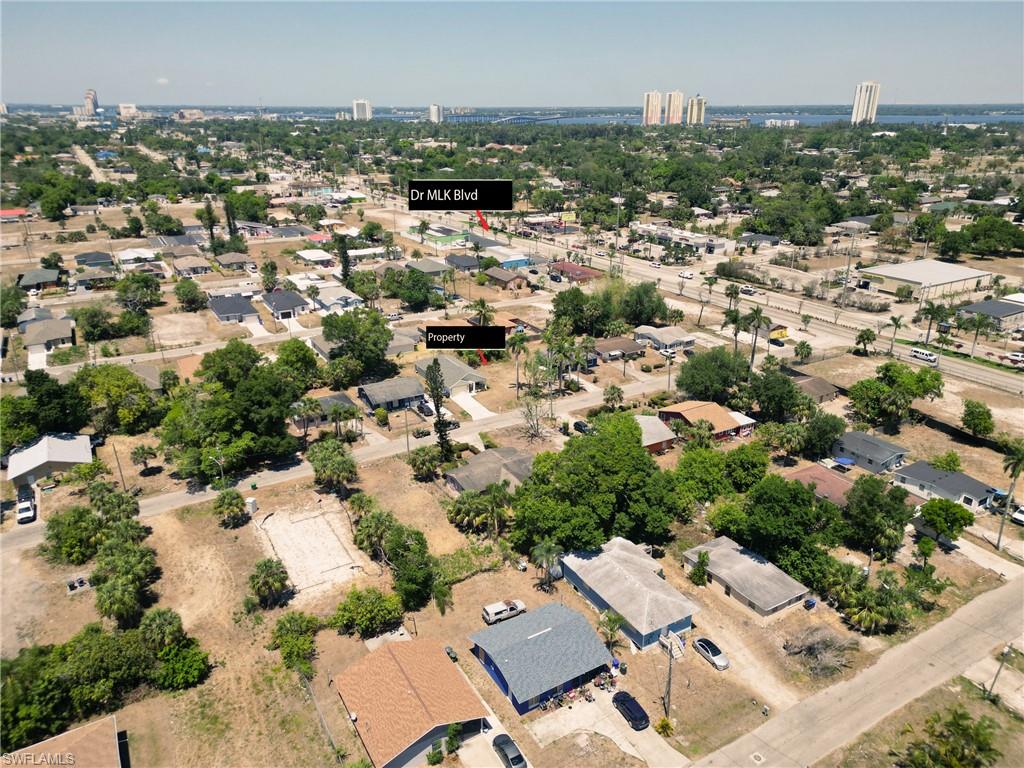2132 Davis St Property Photo 4