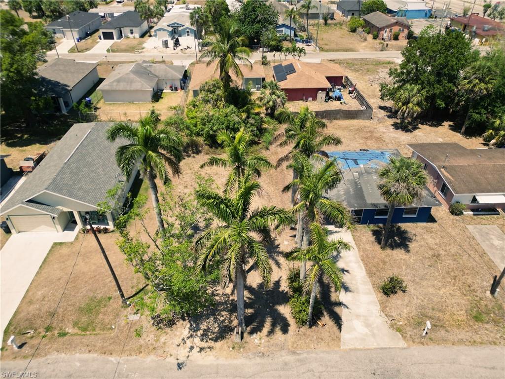 2132 Davis St Property Photo 6