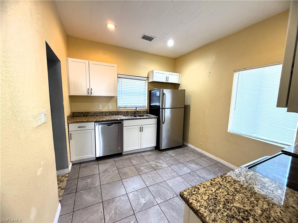 3341 Marion St Property Photo 4