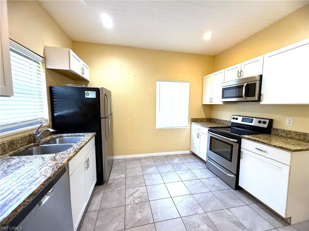 3341 Marion St Property Photo 5