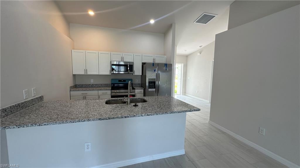 2810 Sw 7th Pl Property Photo 5