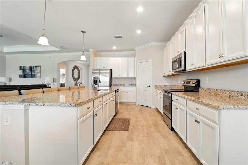 17062 Ashcomb Way Property Photo 6