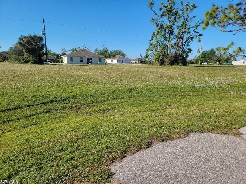 25172 Cadiz Dr Property Photo 3