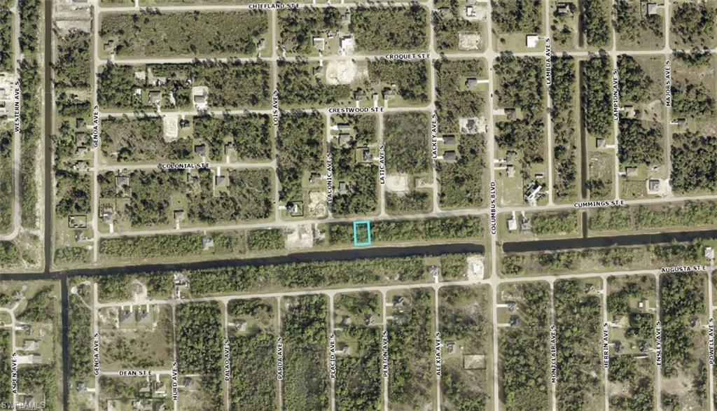 1142 Cumming St E Property Photo 2