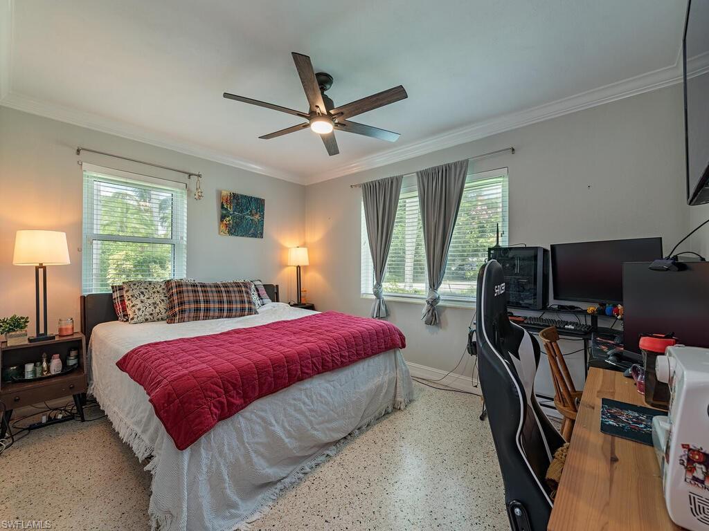 5521 Shaddelee Ln W Property Photo 6