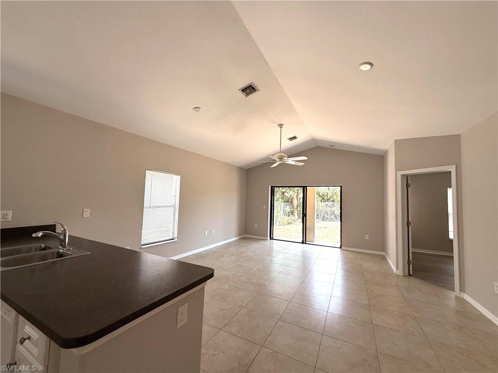 10070 Carolina St Property Photo 3