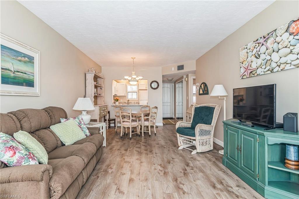 805 River Point Dr 202c Property Photo 5