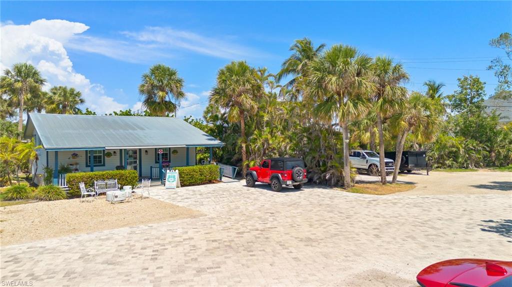 1039 & 1041 Periwinkle Way Property Photo 7