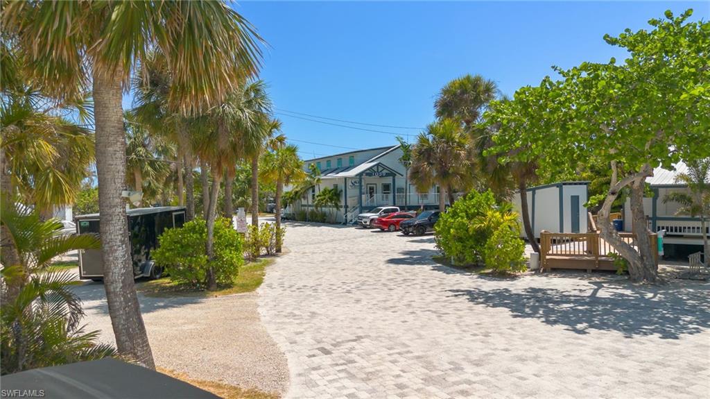 1039 & 1041 Periwinkle Way Property Photo 22