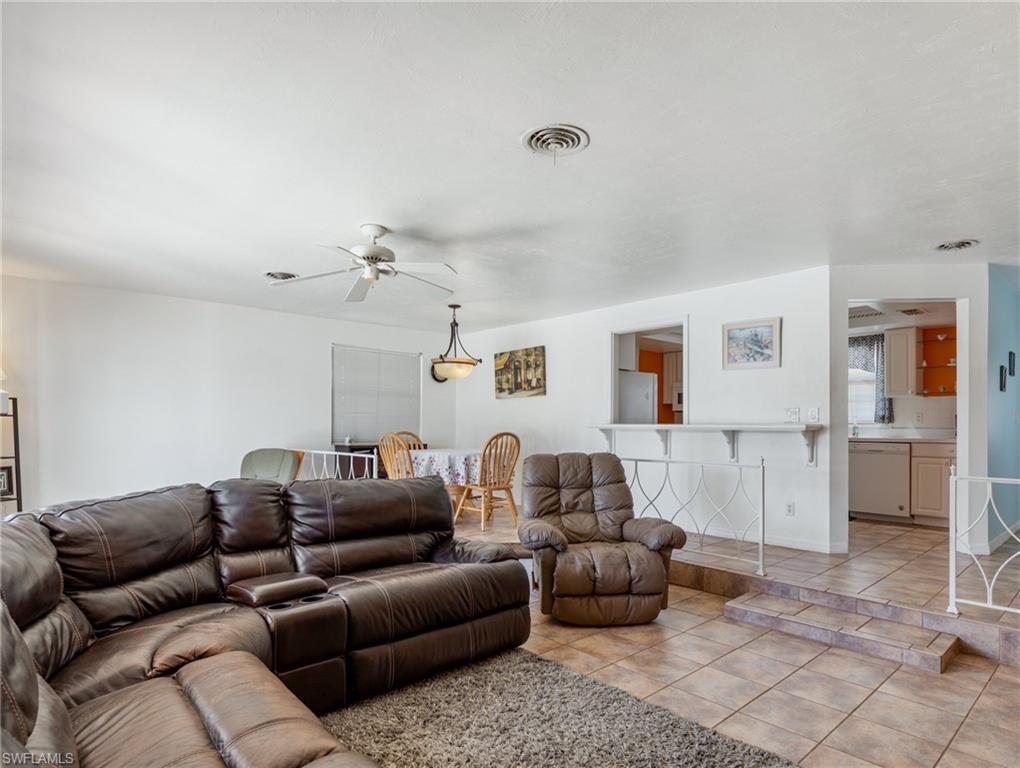 2107 Woodland Blvd Property Photo 10