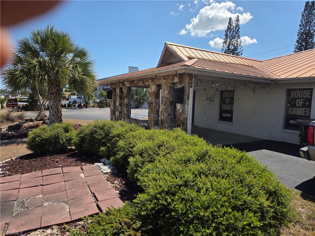 1910 Del Prado Blvd S Property Photo 9
