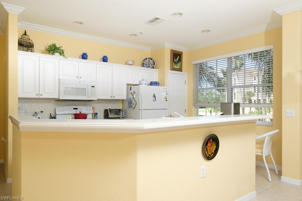 4873 Hampshire Ct 5-101 Property Photo 7