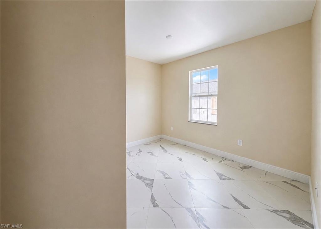 3707 13th St W Property Photo 16