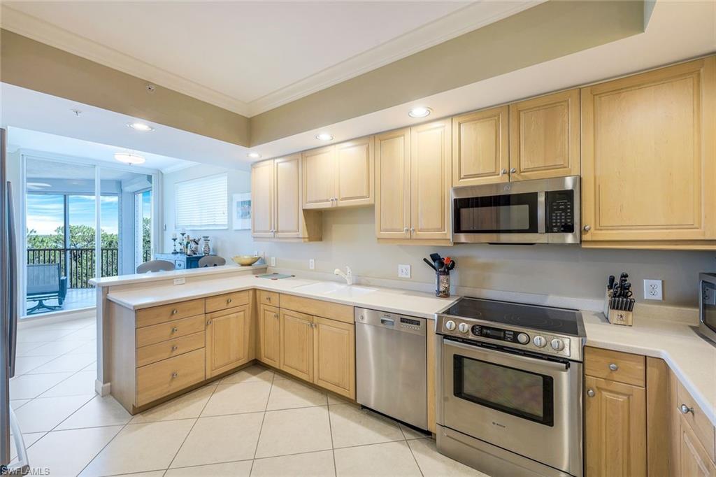 325 Dunes Blvd # 406 Property Photo 6