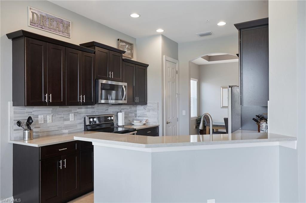 10230 Glastonbury Cir # 202 Property Photo 8