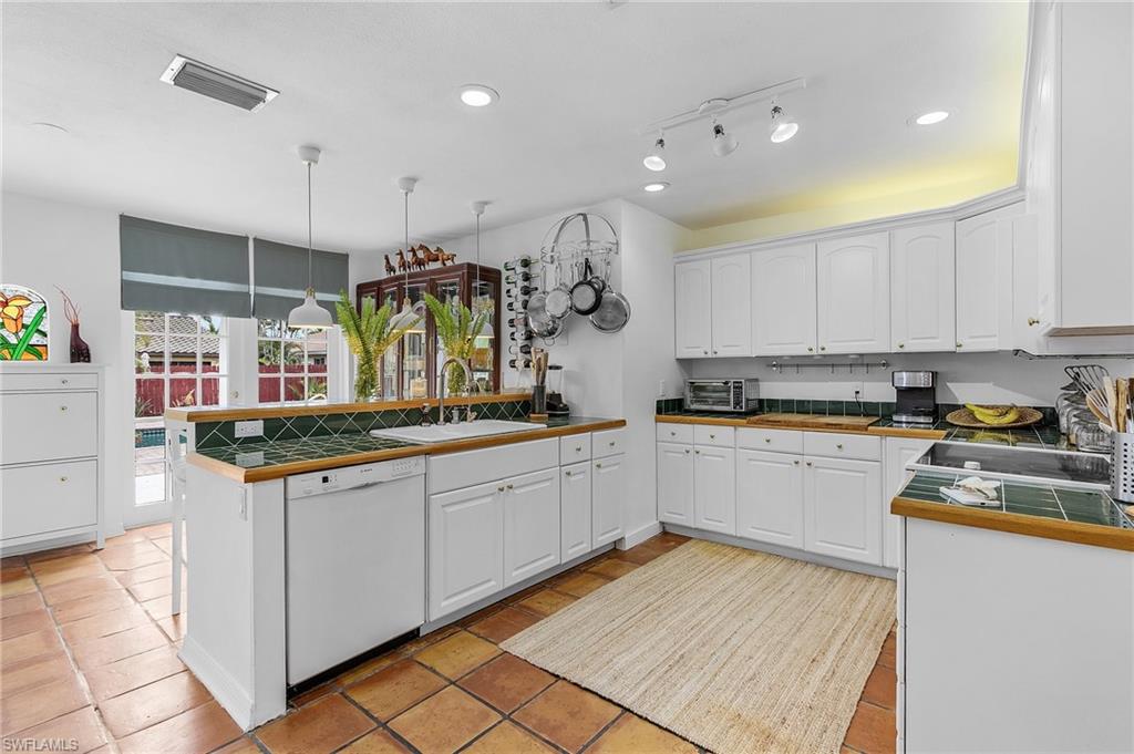 27553 Playa Del Rey Ln Property Photo 5