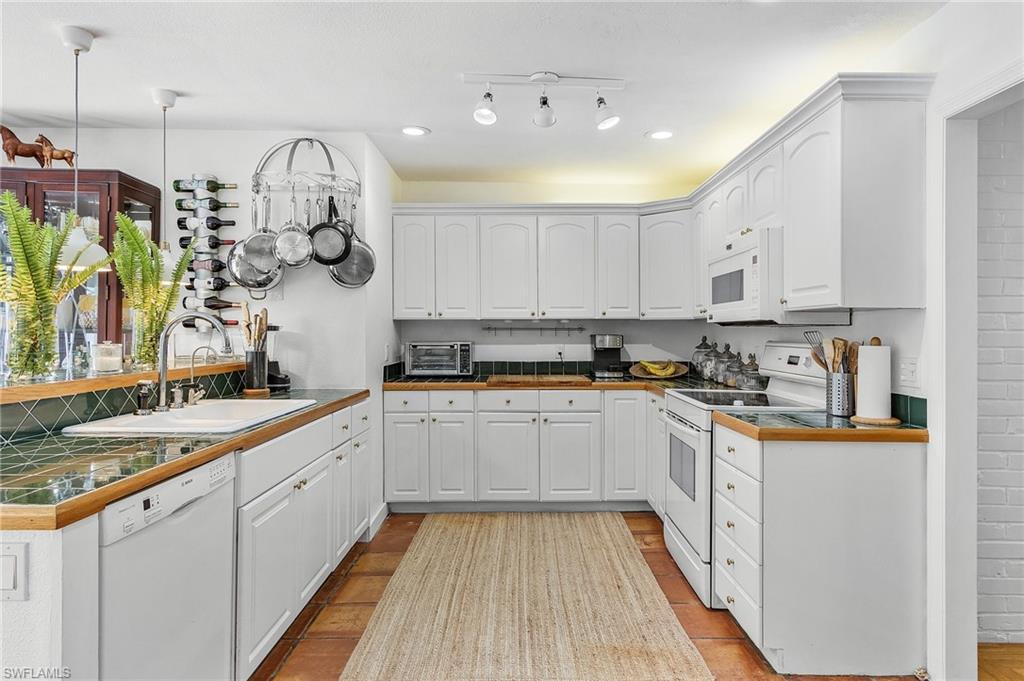 27553 Playa Del Rey Ln Property Photo 10