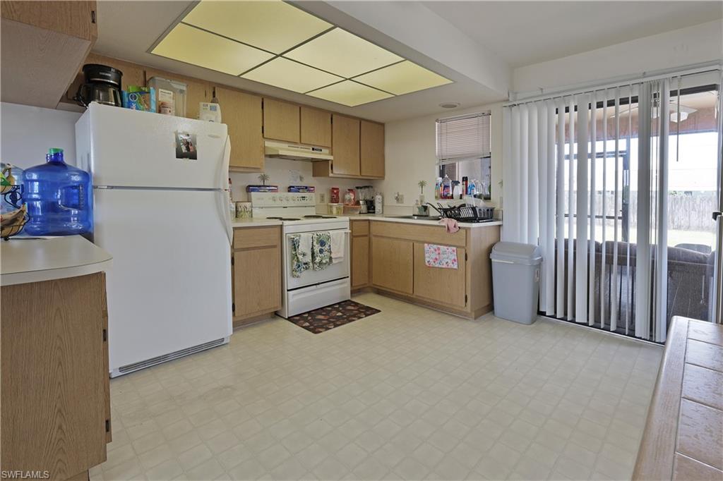 7494/7496 Carrier Rd Property Photo 4
