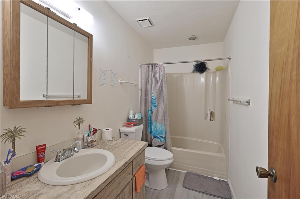 7494/7496 Carrier Rd Property Photo 8